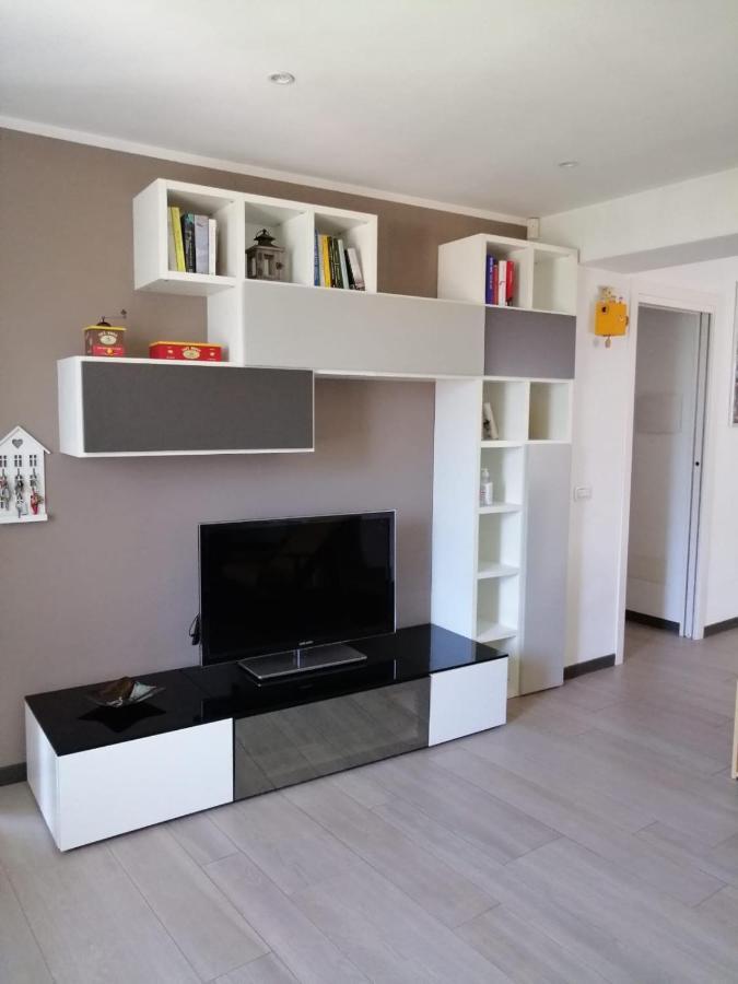 Casa Vittoria Lägenhet Dervio Exteriör bild