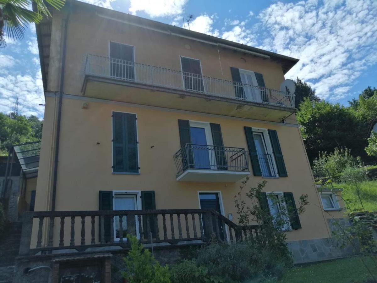 Casa Vittoria Lägenhet Dervio Exteriör bild