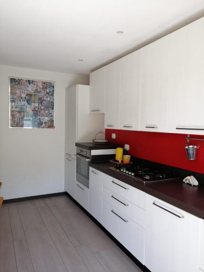 Casa Vittoria Lägenhet Dervio Exteriör bild