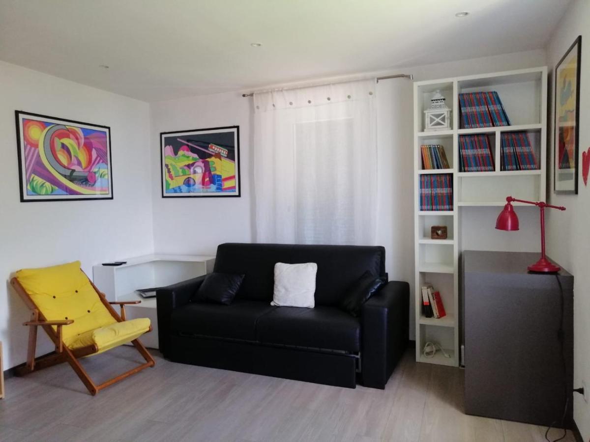 Casa Vittoria Lägenhet Dervio Exteriör bild