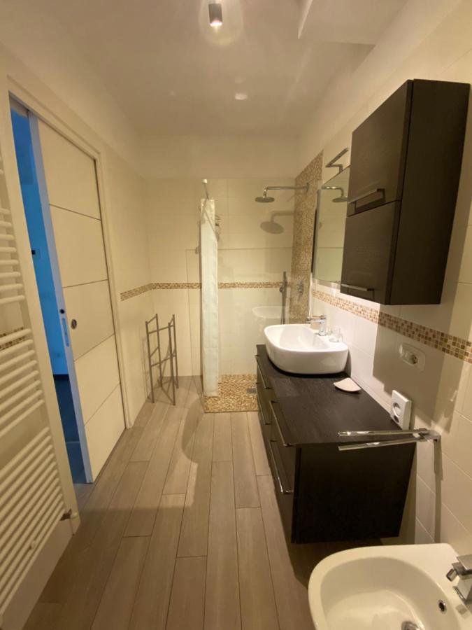 Casa Vittoria Lägenhet Dervio Exteriör bild