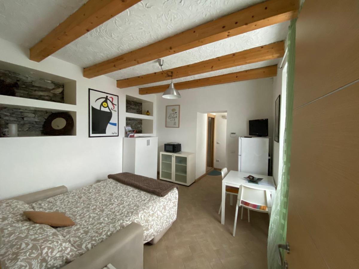 Casa Vittoria Lägenhet Dervio Exteriör bild